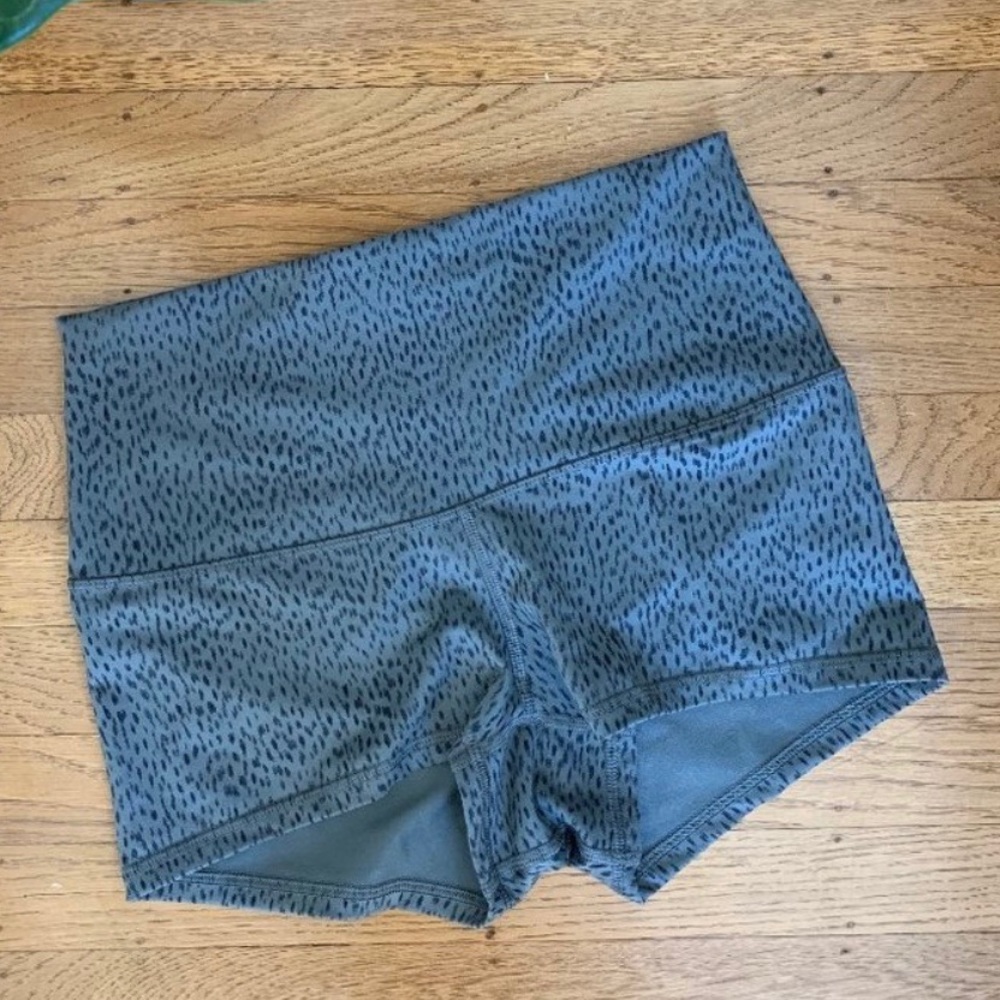 Lululemon high wasted spandex shorts